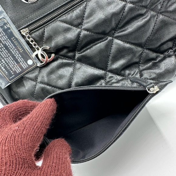 Chanel Biarritz Tote bag - Picture 8 of 17